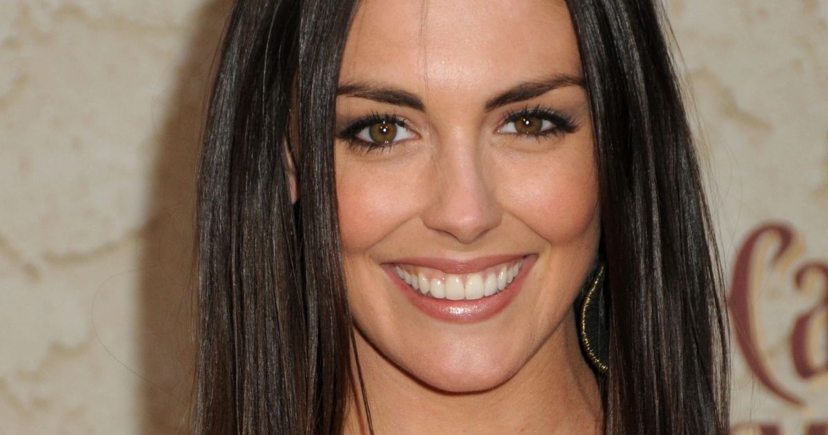 How tall is Taylor Cole? What do we really know about her? 3 Why does how tall is Taylor Cole get searched so often?